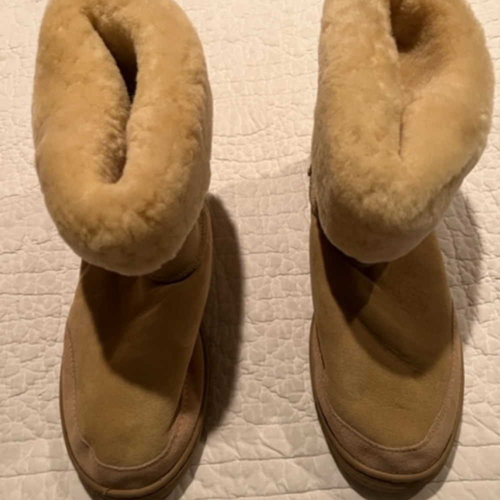 HS Trask Ugg Slippers